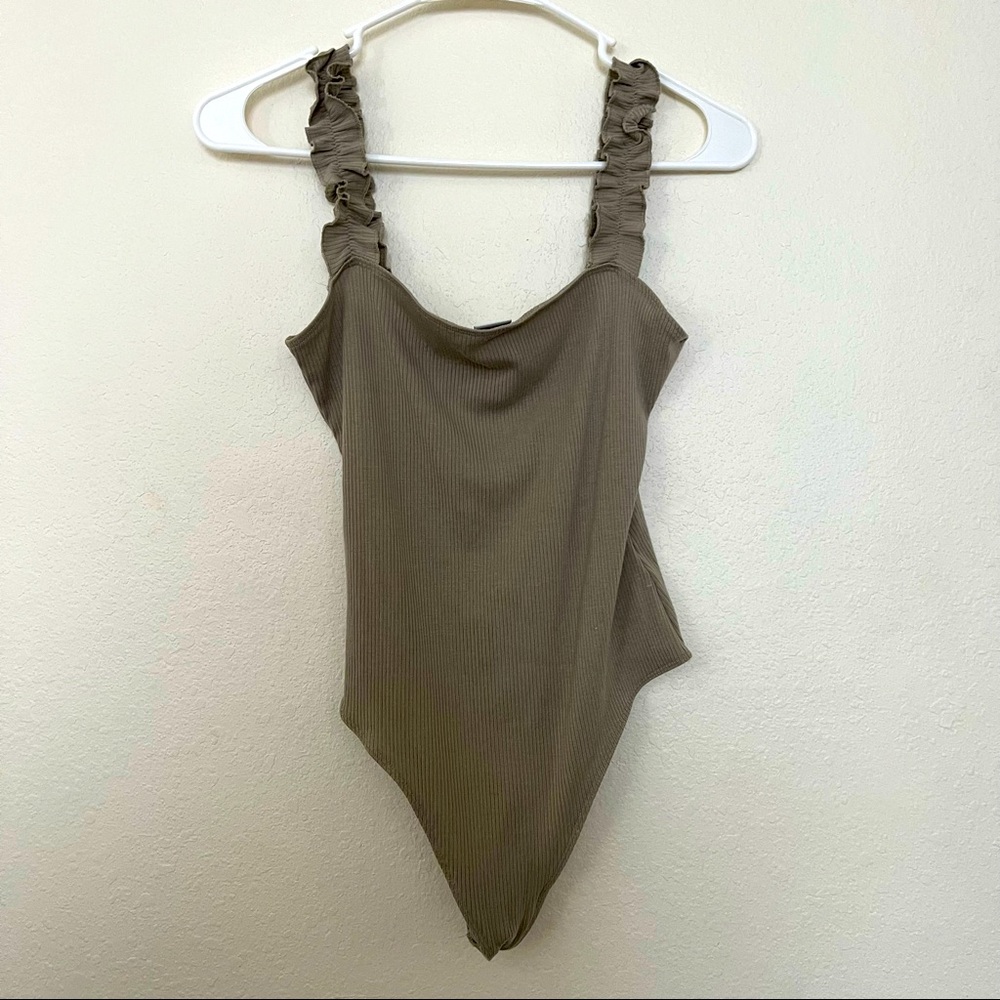 Aritzia Sunday Best Firecracker bodysuit